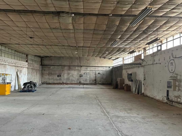 Дава се под наем Склад в Варна, Център - 400 кв.м за 1595.79 € - Снимка #1