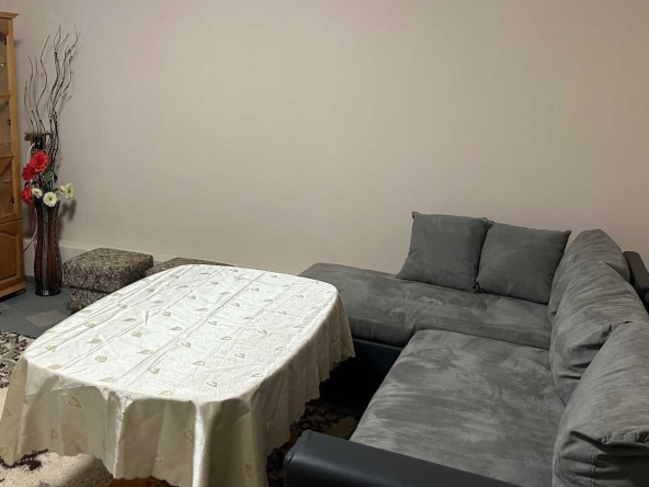 Дава се под наем Етаж от къща в Бургас, Победа - 200 кв.м за 250 € - Снимка #1