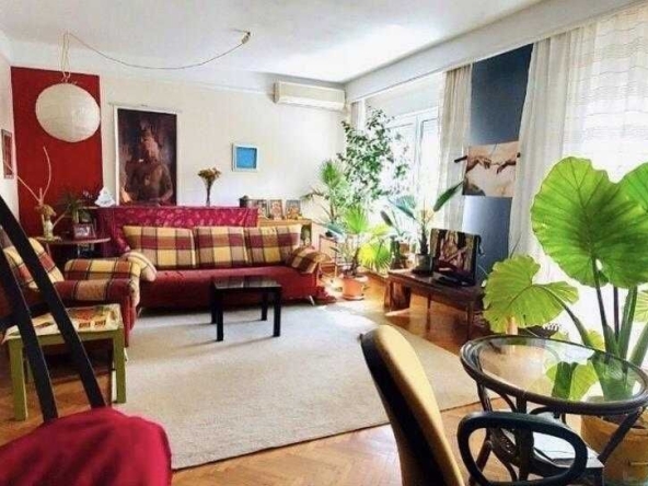 Дава се под наем Двустаен апартамент в София, Център - 62 кв.м за 612 € - Снимка #1