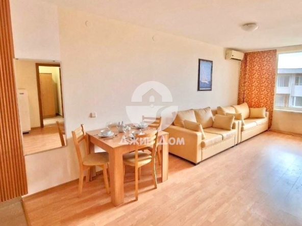 Двустаен апартамент в к.к. Слънчев бряг - 64 кв.м за 1008 €/кв.м - Снимка #1
