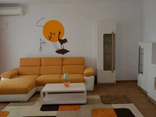 Дава се под наем Тристаен апартамент в Бургас, Победа - 100 кв.м за 290.7 € - Снимка #1