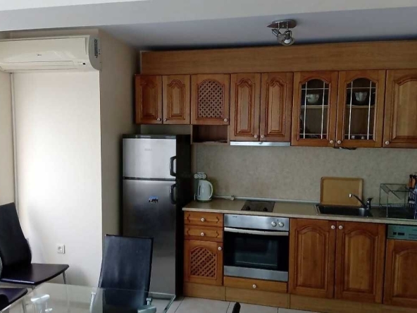 Дава се под наем Тристаен апартамент в Бургас, Център - 100 кв.м за 350 € - Снимка #1