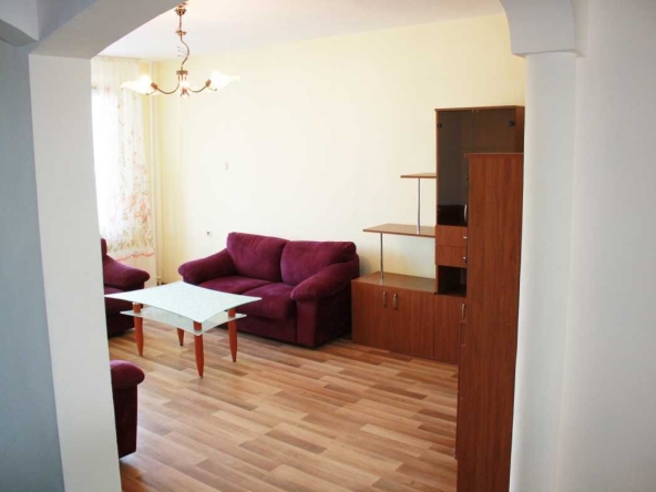 Дава се под наем Тристаен апартамент в София, Света Троица - 82 кв.м за 648.21 € - Снимка #1