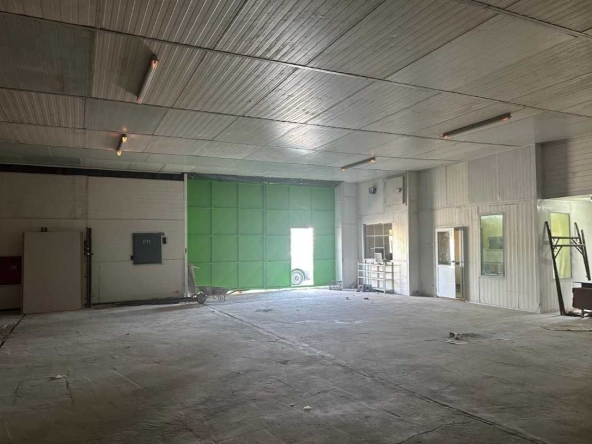 Дава се под наем Склад в Варна, Западна промишлена зона - 235 кв.м за 1438.2 € - Снимка #1