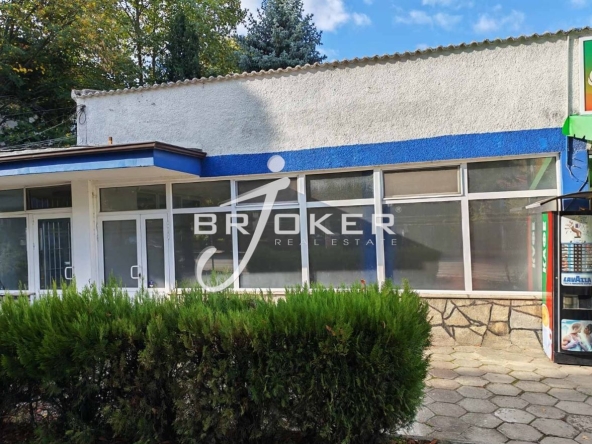 Дава се под наем Магазин в Кърджали, Център - 80 кв.м за 408 € - Снимка #1