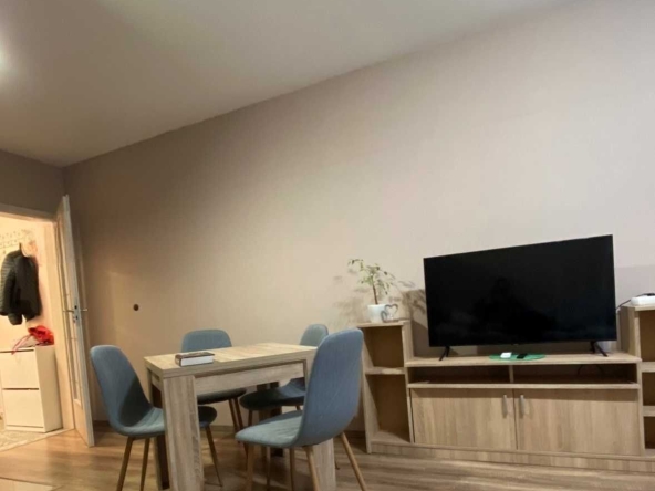 Дава се под наем Тристаен апартамент в София, Дружба 2 - 80 кв.м за 918 € - Снимка #1