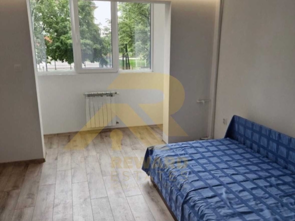 Тристаен апартамент в София, Център - 64 кв.м за 2157 €/кв.м - Снимка #1