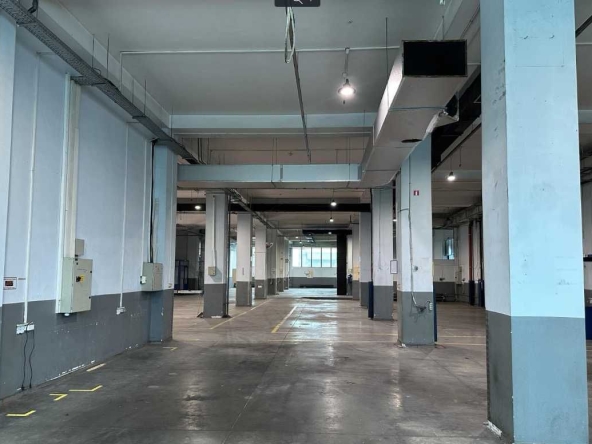 Дава се под наем Склад в Варна, Победа - 1550 кв.м за 4637.94 € - Снимка #1