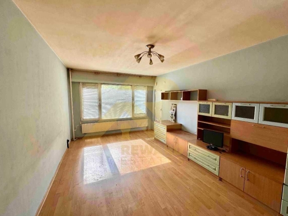 Тристаен апартамент в Перник, Изток - 90 кв.м за 1023 €/кв.м - Снимка #1