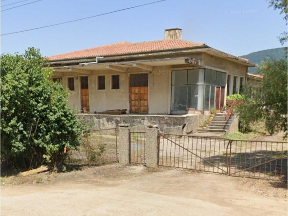 Промишлена сграда в с. Борима, Област Ловеч - 735 кв.м за 313 €/кв.м - Снимка #1