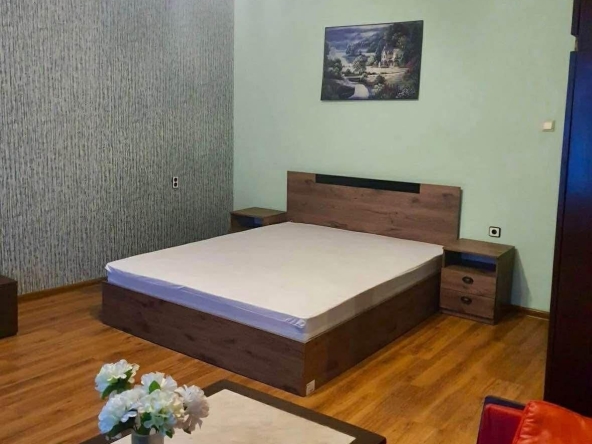 Дава се под наем Етаж от къща в София, Стрелбище - 100 кв.м за 498.27 € - Снимка #1