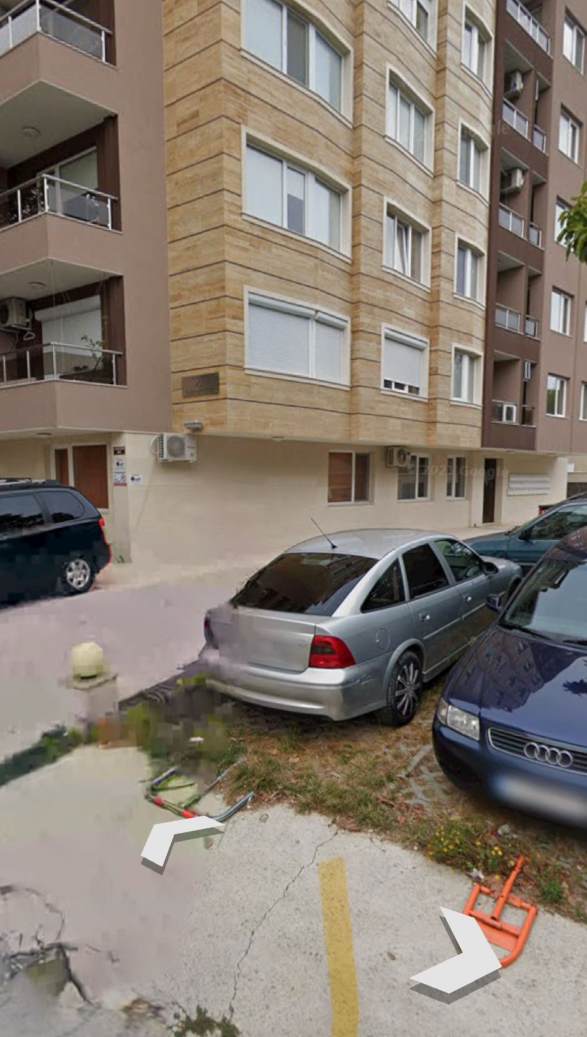 Дава се под наем Гараж / Паркомясто в Варна, Възраждане 1 - 13 кв.м за 51 € - Снимка #1