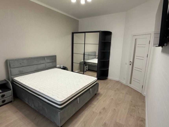 Дава се под наем Едностаен апартамент в София, Център - 47 кв.м за 380 € - Снимка #1