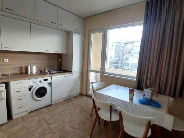 Дава се под наем Тристаен апартамент в Пловдив, Каменица 1 - 70 кв.м за 408 € - Снимка #1