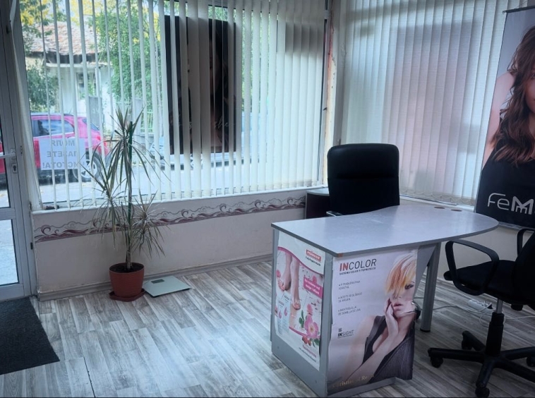 Дава се под наем  в Търговище, Център -  кв.м за 127.5 € - Снимка #1