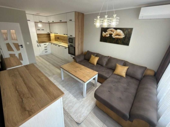 Дава се под наем Двустаен апартамент в София, Витоша - 67 кв.м за 609.96 € - Снимка #1