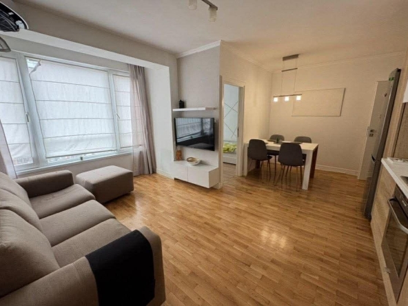 Дава се под наем Тристаен апартамент в Варна, Окръжна болница - 70 кв.м за 648.21 € - Снимка #1