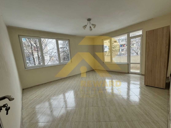 Двустаен апартамент в София, Левски - 76 кв.м за 2356 €/кв.м - Снимка #1