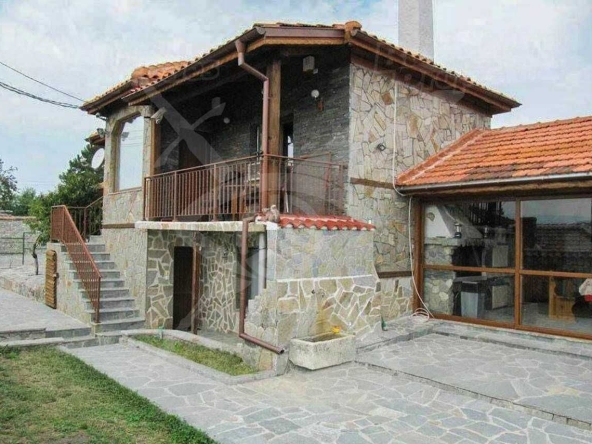 Къща в с. Брягово, Област Пловдив - 220 кв.м за 418 €/кв.м - Снимка #1