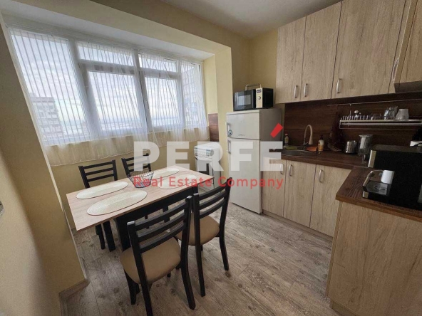 Дава се под наем Двустаен апартамент в Бургас, Лазур - 60 кв.м за 561 € - Снимка #1