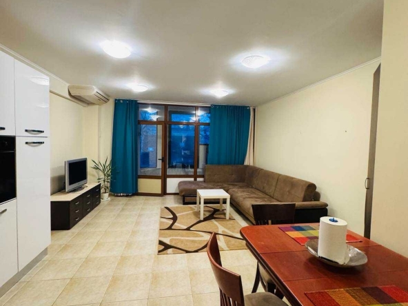 Дава се под наем Двустаен апартамент в Бургас, Център - 80 кв.м за 459 € - Снимка #1