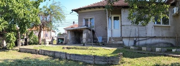Къща в Козлодуй - 350 кв.м за 292 €/кв.м - Снимка #1