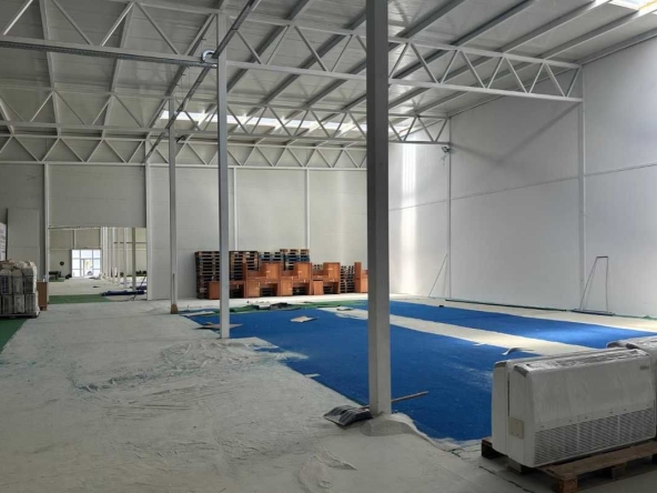 Дава се под наем Склад в с. Тополи, Област Варна - 500 кв.м за 2000 € - Снимка #1