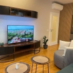 Дава се под наем Двустаен апартамент в к.к. Св.Св. Константин и Елена - 77 кв.м за 1000 € - Снимка #1