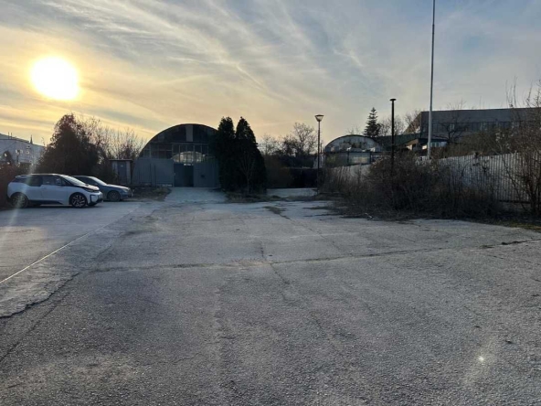 Дава се под наем Парцел в Варна, Западна промишлена зона - 900 кв.м за 459 € - Снимка #1