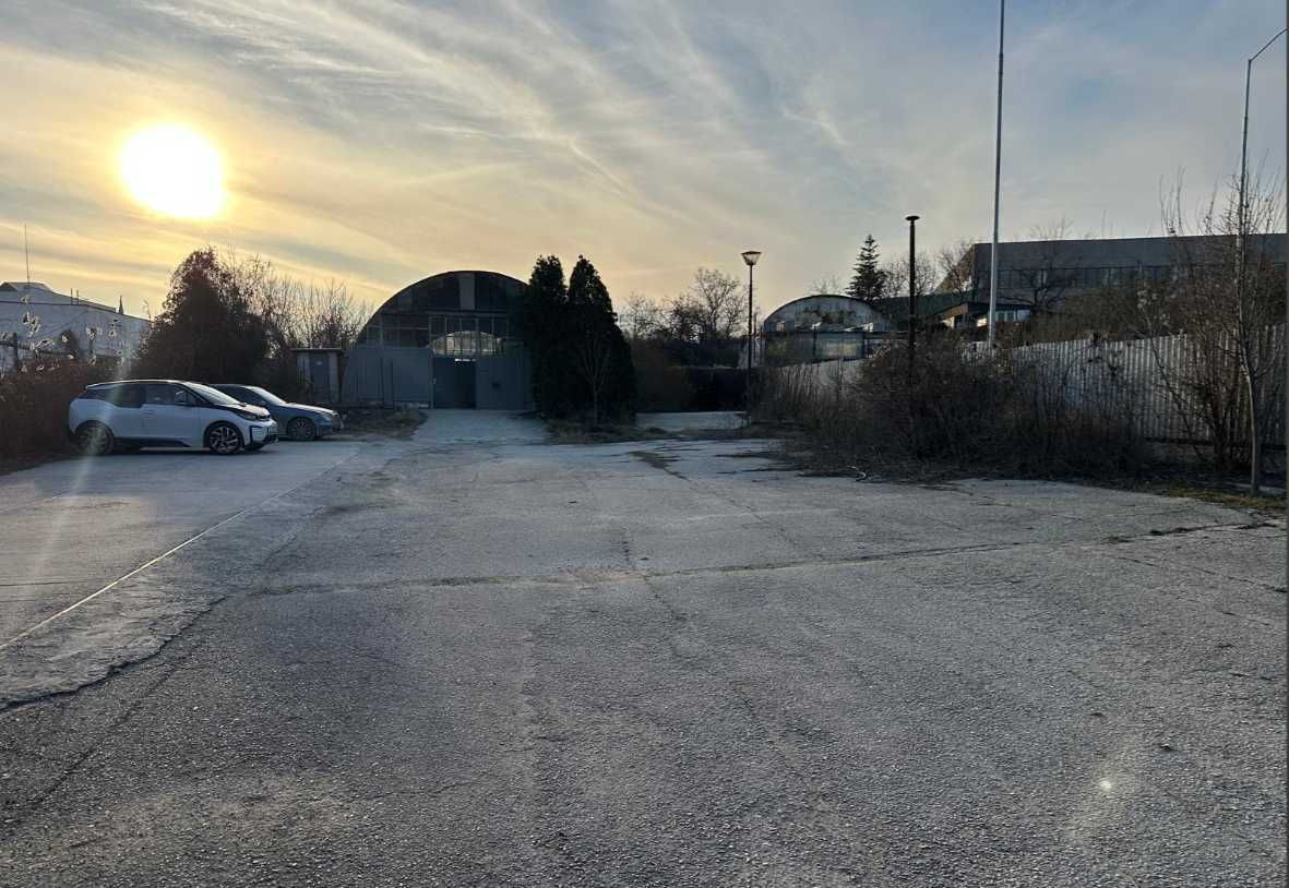 Дава се под наем Парцел в Варна, Западна промишлена зона - 900 кв.м за 459 € - Снимка #1