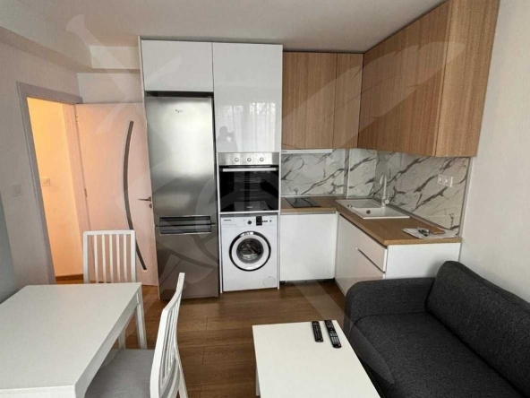 Дава се под наем Тристаен апартамент в Варна, Зимно кино Тракия - 59 кв.м за 600 € - Снимка #1