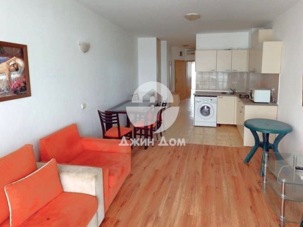 Двустаен апартамент в к.к. Слънчев бряг - 74 кв.м за 933 €/кв.м - Снимка #1