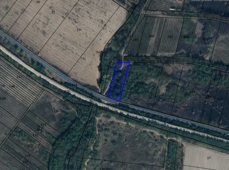 Земеделски имот в Карлово -  кв.м за 7140 €/дка - Снимка #1