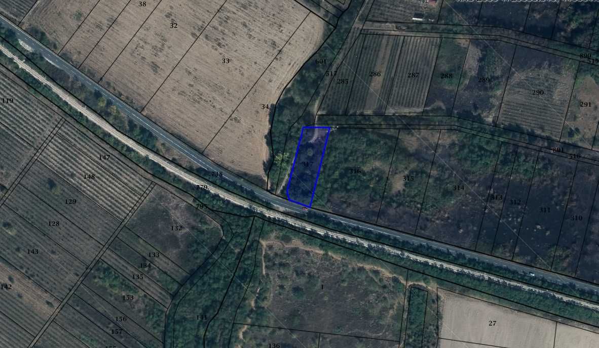 Земеделски имот в Карлово -  кв.м за 7140 €/дка - Снимка #1