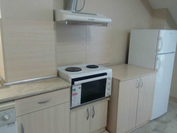 Дава се под наем Двустаен апартамент в Бургас, Център - 54 кв.м за 94.35 € - Снимка #1