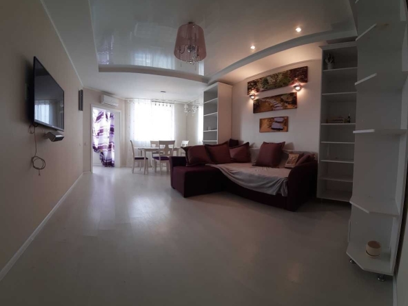 Дава се под наем Двустаен апартамент в София, Център - 70 кв.м за 612 € - Снимка #1