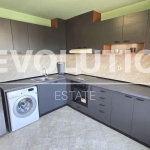 Дава се под наем Четиристаен апартамент в Варна, Бриз - 130 кв.м за 750 € - Снимка #1