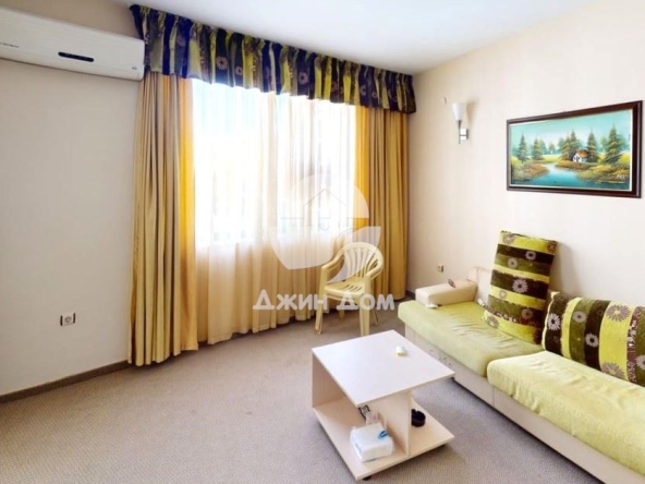 Тристаен апартамент в к.к. Слънчев бряг - 89 кв.м за 745 €/кв.м - Снимка #1
