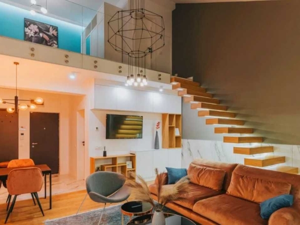 Дава се под наем Многостаен апартамент в Пловдив, Център - 120 кв.м за 357 € - Снимка #1