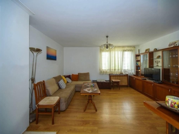 Дава се под наем Двустаен апартамент в София, Лозенец - 61 кв.м за 649 € - Снимка #1