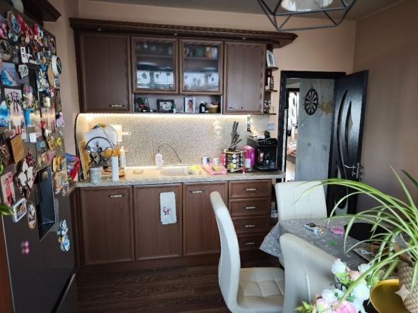 Тристаен апартамент в Пловдив, Въстанически - 80 кв.м за 1039 €/кв.м - Снимка #1