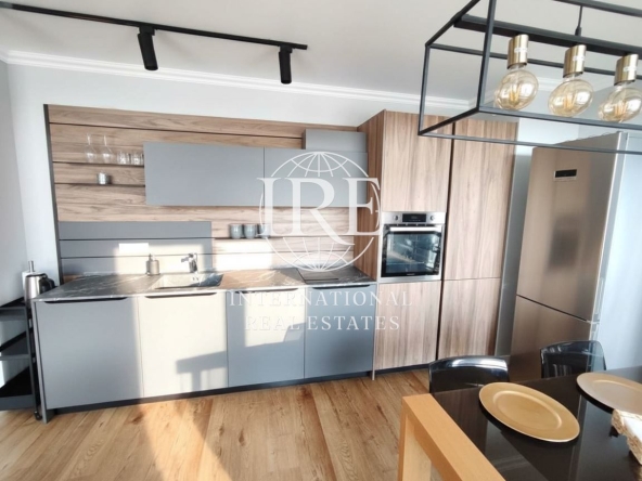 Тристаен апартамент в Варна, Бриз - 114 кв.м за 3422 €/кв.м - Снимка #1