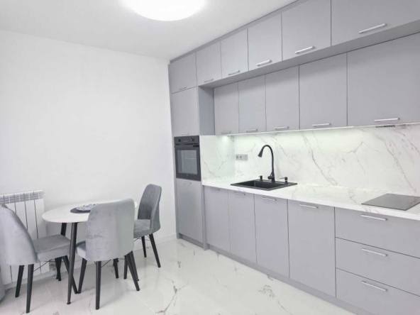 Дава се под наем Двустаен апартамент в София, Зона Б-5 - 70 кв.м за 727.77 € - Снимка #1