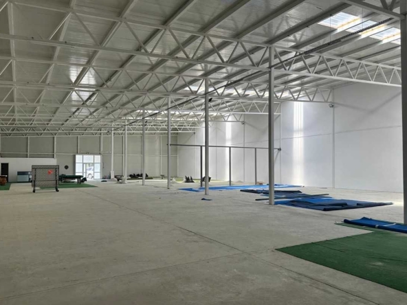 Дава се под наем Склад в с. Тополи, Област Варна - 1500 кв.м за 5250 € - Снимка #1