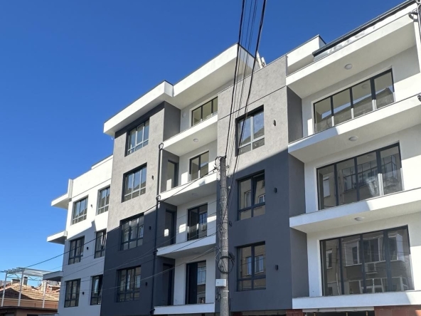 Тристаен апартамент в Казанлък - 116 кв.м за 992 €/кв.м - Снимка #1