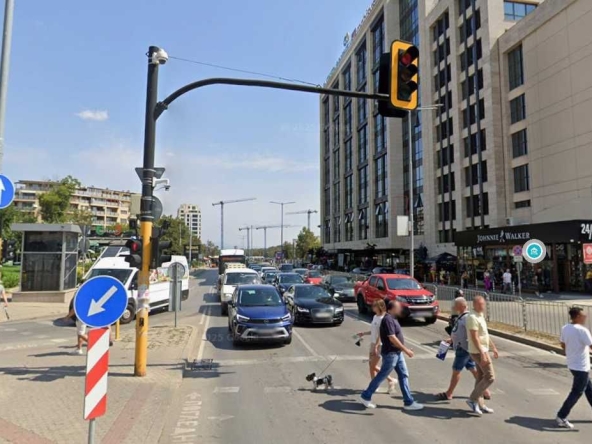 Дава се под наем Гараж / Паркомясто в София, Хладилника - 16 кв.м за 99.45 € - Снимка #1