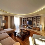 Дава се под наем Тристаен апартамент в София, Зона Б-5 - 95 кв.м за 816 € - Снимка #1