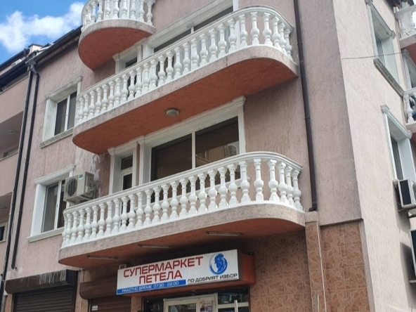 Дава се под наем Магазин в Варна, Цветен квартал - 90 кв.м за 1000 € - Снимка #1