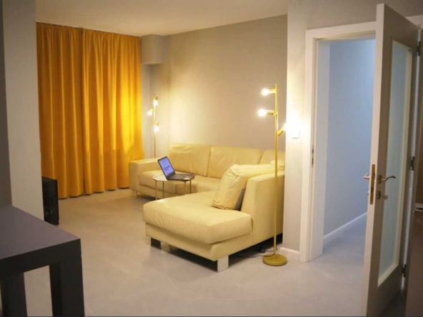 Дава се под наем Тристаен апартамент в София, Кръстова вада - 113 кв.м за 920 € - Снимка #1