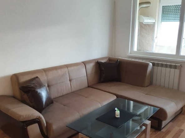 Дава се под наем Двустаен апартамент в Пловдив, Гагарин - 50 кв.м за 382.5 € - Снимка #1